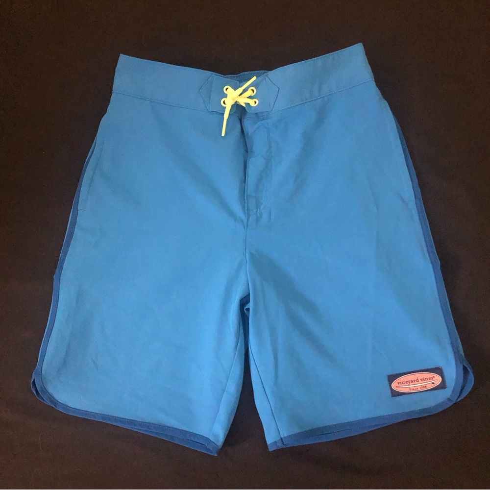 Vineyard Vines kids swim trunks size medium